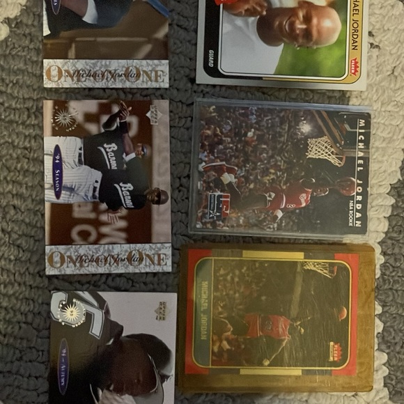 Topps Basketball/Baseball Cards - Picture 6 of 8